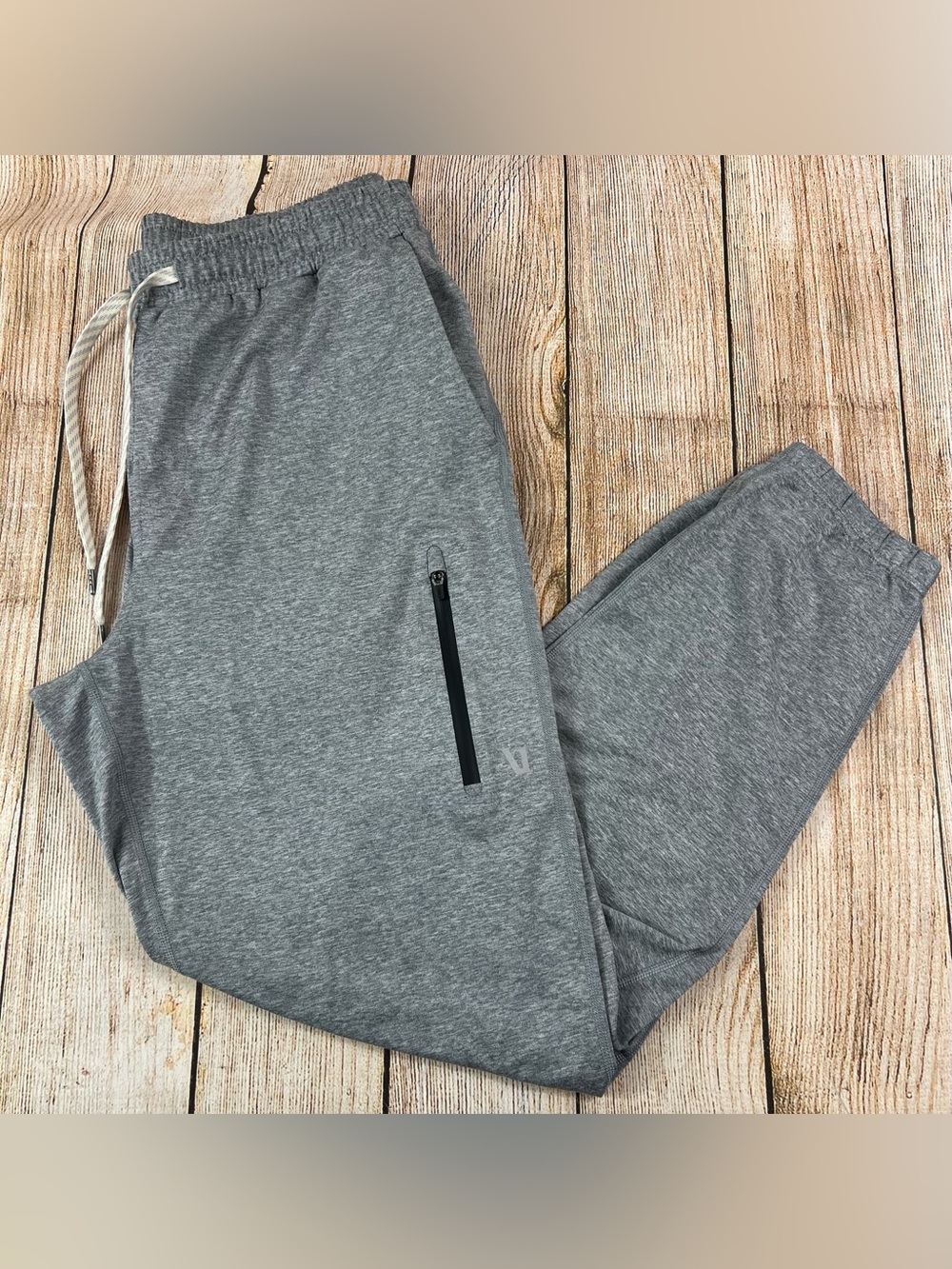 Vuori Men's Gray Performance Sweatpants Joggers